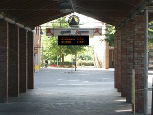 Anzeigetafel Bus-Abfahrtszeiten