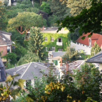 <b>"Ueber den Daechern"</b><br />Hamburger Riviera -<br /> Mont Suell,<br /> Suellberg,<br /> Juli 2004<br />Werksnummer: MS0040<br /><br /> Ueber den Daechern