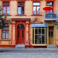 <b>"Orange Spot 2"</b><br />Johannes-Runge-Straße (?),<br /> August 2022<br />Werksnummer: WB0330<br /><br /> Orange Spot 2